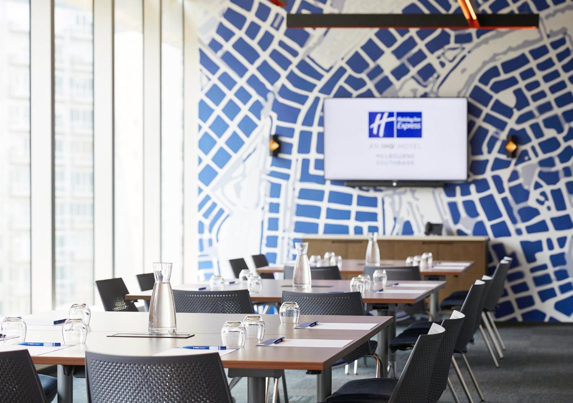 Holiday Inn Express Melbourne Southbank By Ihg Exterior photo